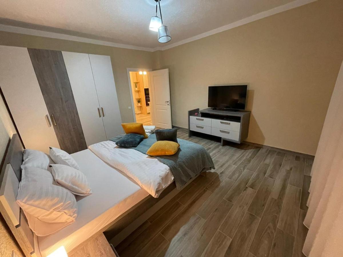 Central House Vila Oradea Exterior foto