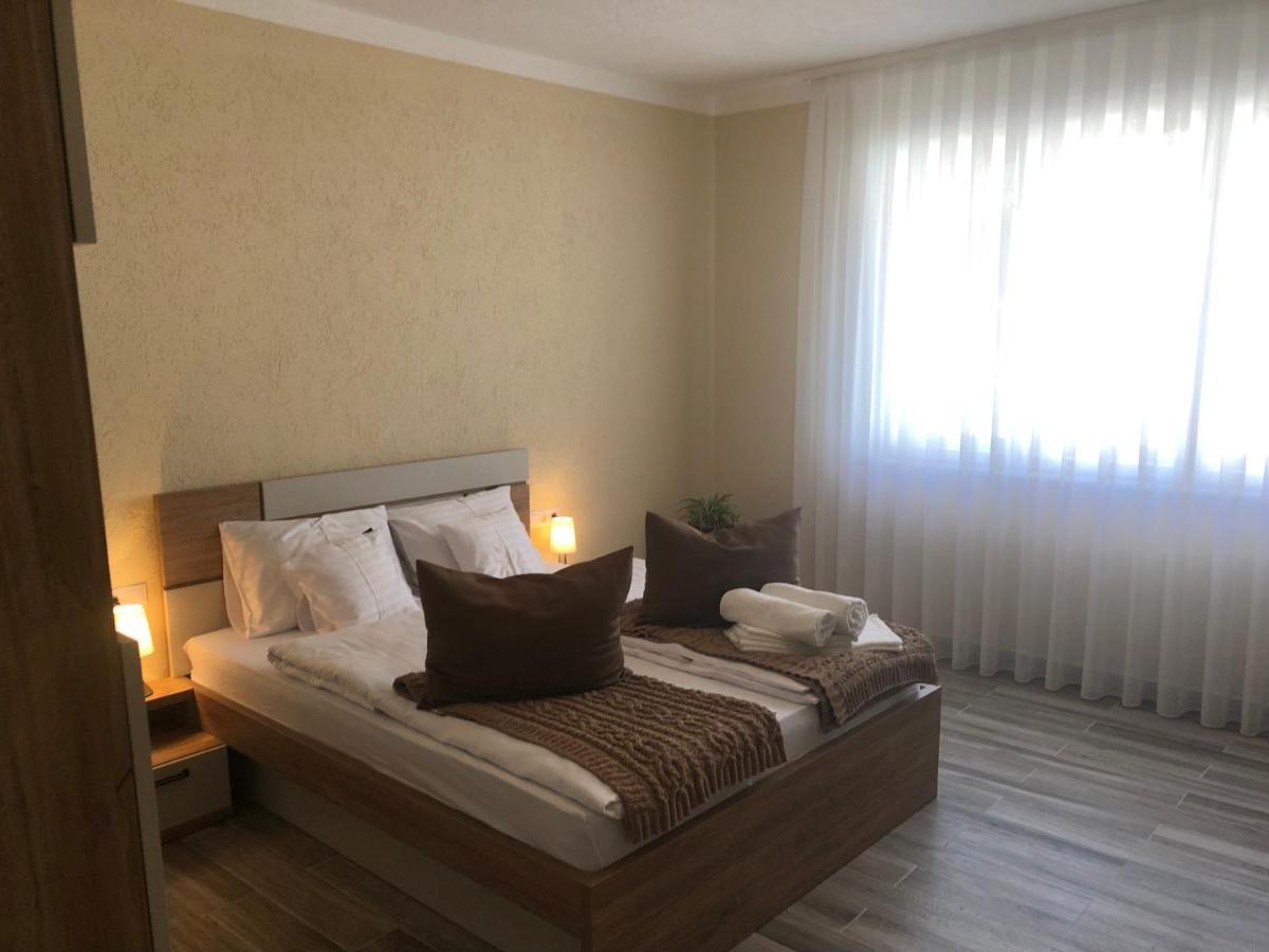 Central House Vila Oradea Exterior foto